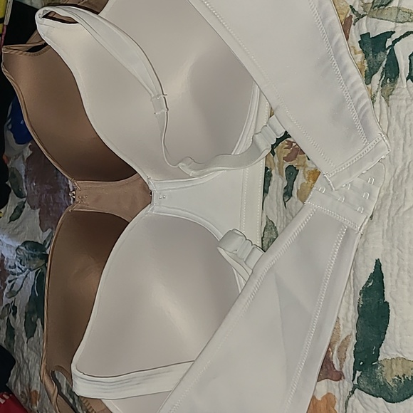2 like new Vanity Fair bra size 40D nude white adjustable straps wireless - Picture 11 of 12